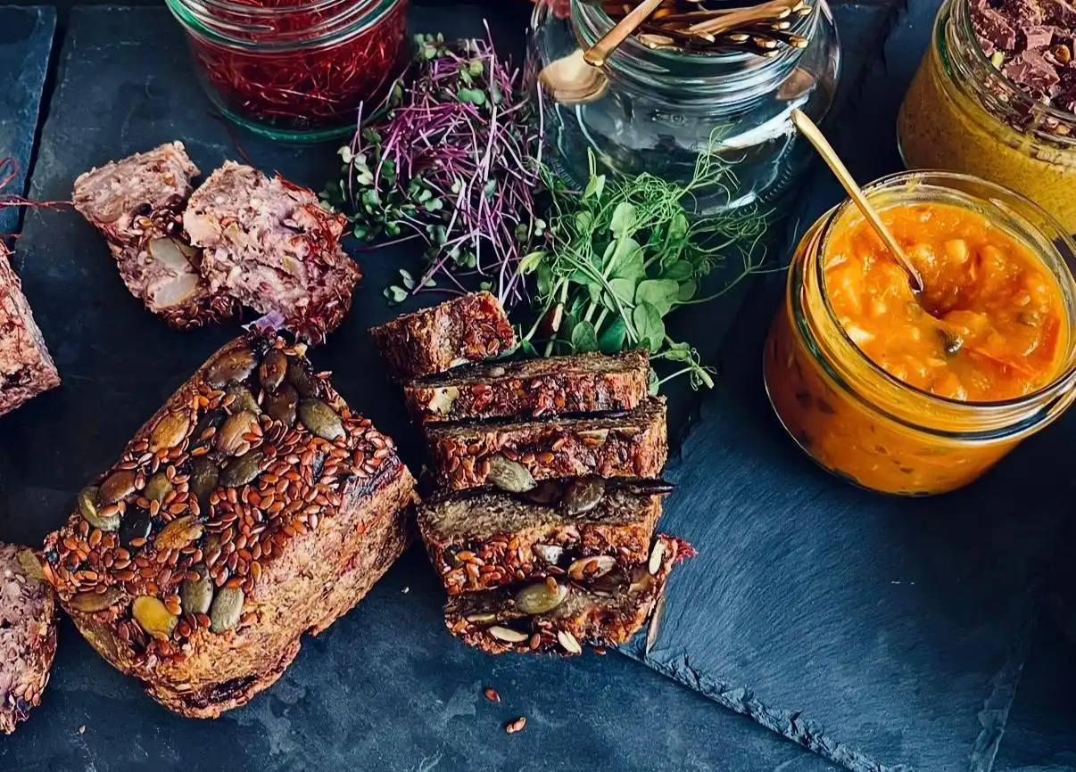 3 Anja und Jule Weinrevier und Guter Stoff Jule & Anja - Weinrevier & Guter Stoff