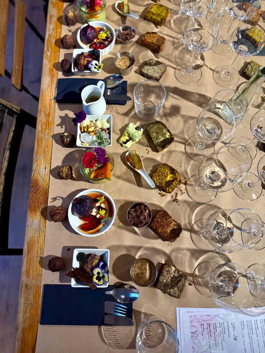 Wein & Reben - Event - mit Weinrevier & Guter Stoff & Rosig