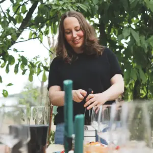 Jule & Anja - Weinrevier & Guter Stoff