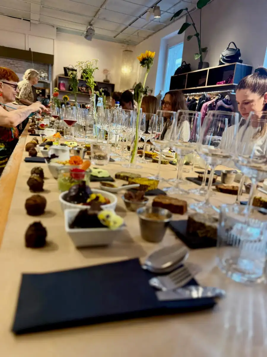 Wein & Reben - Event - mit Weinrevier & Guter Stoff & Rosig